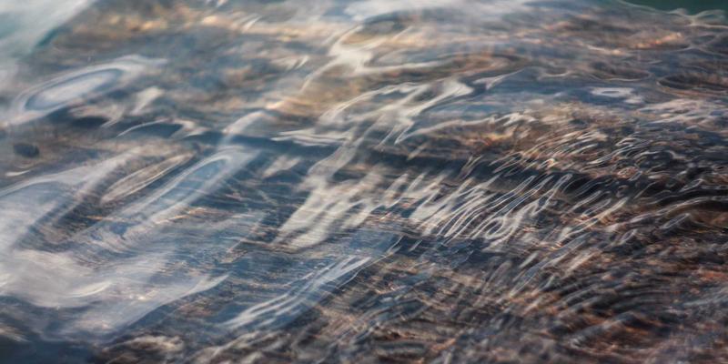 从K线图到趋势线：在波西米亚风格的随性智慧中，重构你的投资理财观