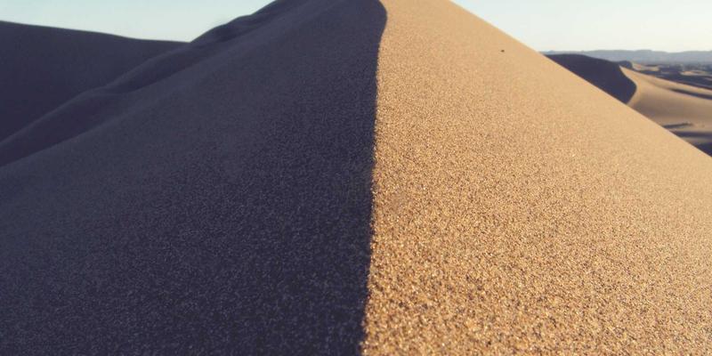 从零开始学定投：揭秘指数基金长期持有的复利魔力与实操步骤 | 附图表分析与K线图解读