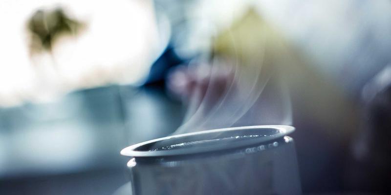 当波西米亚风格遇见K线图：在股票分析中寻找自由与纪律的平衡